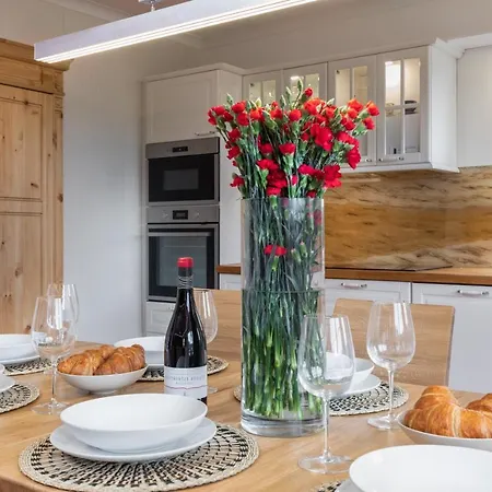 Cozy House 3 Bedrooms & Fireplace, Family With Dogs Welcome בקתה