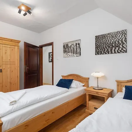 Cozy House 3 Bedrooms & Fireplace, Family With Dogs Welcome בקתה Zastan