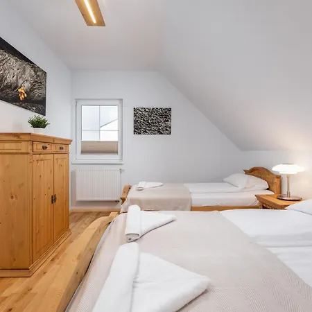 Chalet Cozy House 3 Bedrooms & Fireplace, Family With Dogs Welcome *