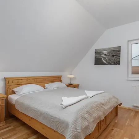 Cozy House 3 Bedrooms & Fireplace, Family With Dogs Welcome Zastan